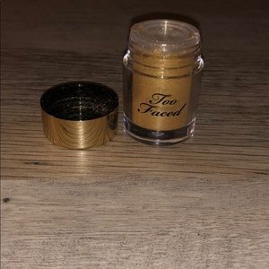Too faced gold glitter
